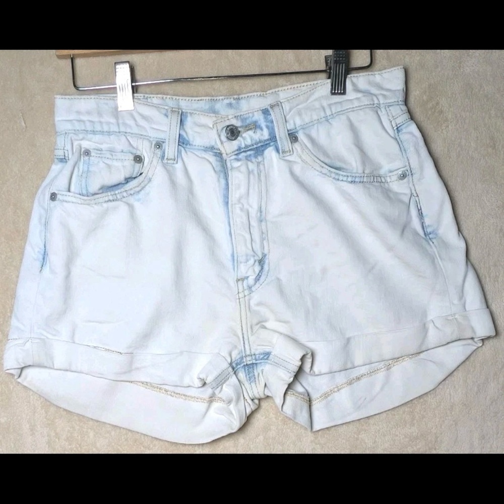 Women's Levi’s 501 White light wash Denim Shorts size 28 EUC
